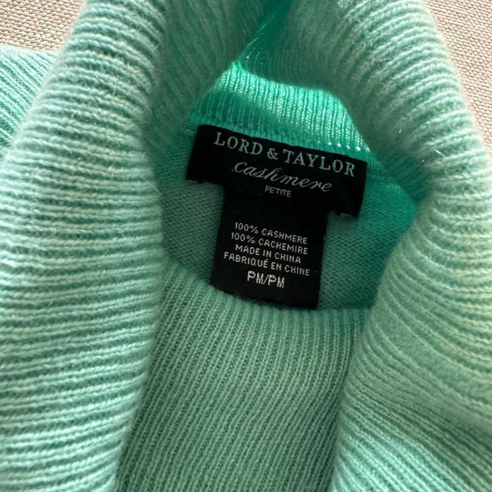 100% Cashmere Teal Turtleneck Sweater - Picture 3 of 7